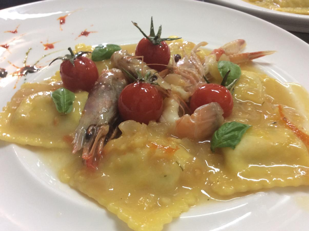 Il Borghetto Hotel Ristorante Lamezia Terme Bagian luar foto